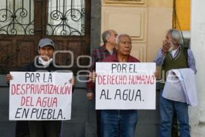 MANIFESTACIÓN . AGUA