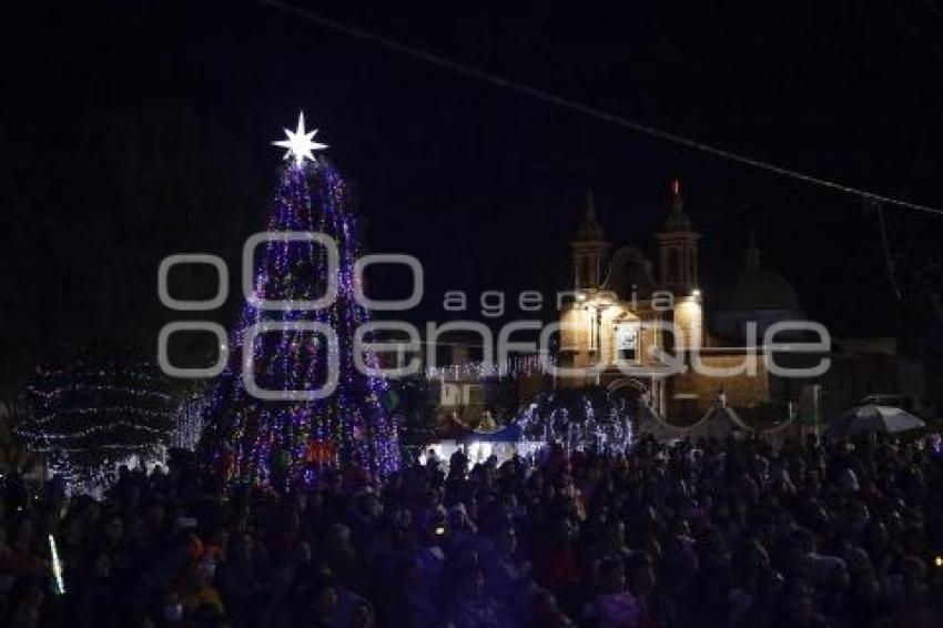 TLAHUAPAN . ÁRBOL NAVIDEÑO