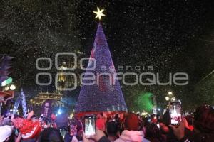 ZÓCALO . ILUMINACIÓN NAVIDEÑA