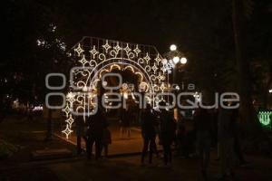 ZÓCALO . ILUMINACIÓN NAVIDEÑA