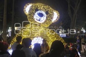 ZÓCALO . ILUMINACIÓN NAVIDEÑA