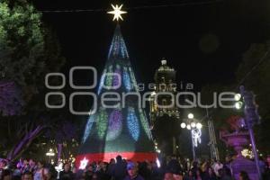ZÓCALO . ILUMINACIÓN NAVIDEÑA