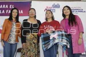 SAN ANDRÉS CHOLULA . ENTREGA DE COBERTORES