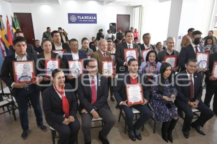 TLAXCALA . ENTREGA DISTINTIVOS CRUZ ROJA