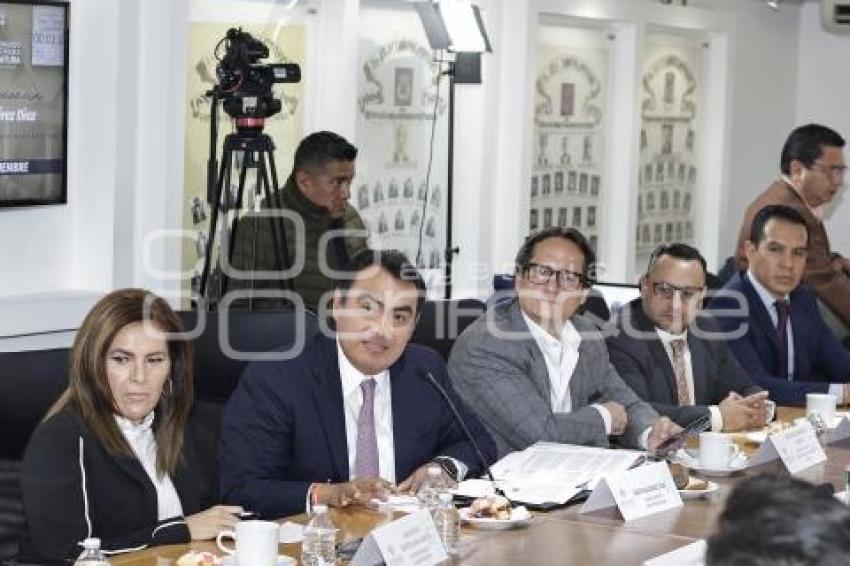COMPARECENCIA . ADMINISTRACIÓN