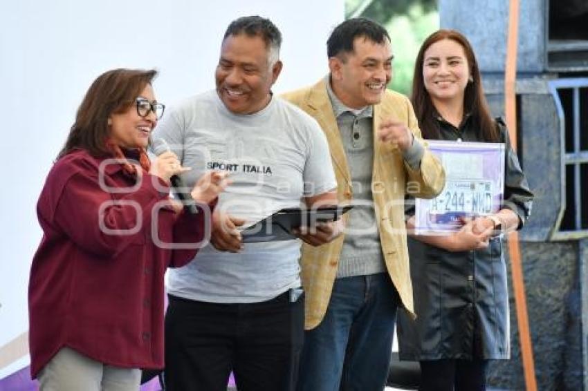 TLAXCALA . ENTREGA DE CONCESIONES TAXI