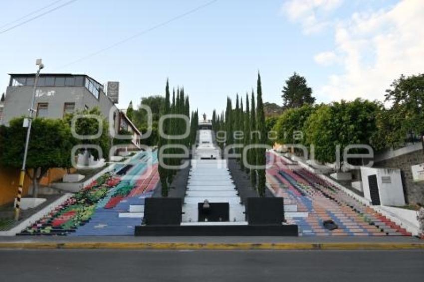 TLAXCALA . ESCALINATAS LOS HÉROES