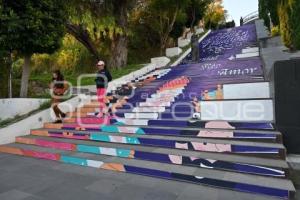 TLAXCALA . ESCALINATAS LOS HÉROES