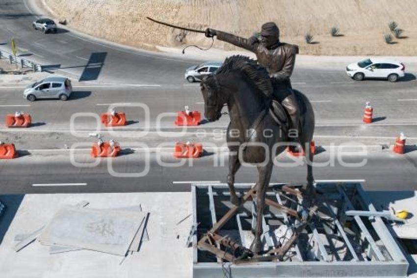 DISTRIBUIDOR VIAL . ESCULTURA ZARAGOZA