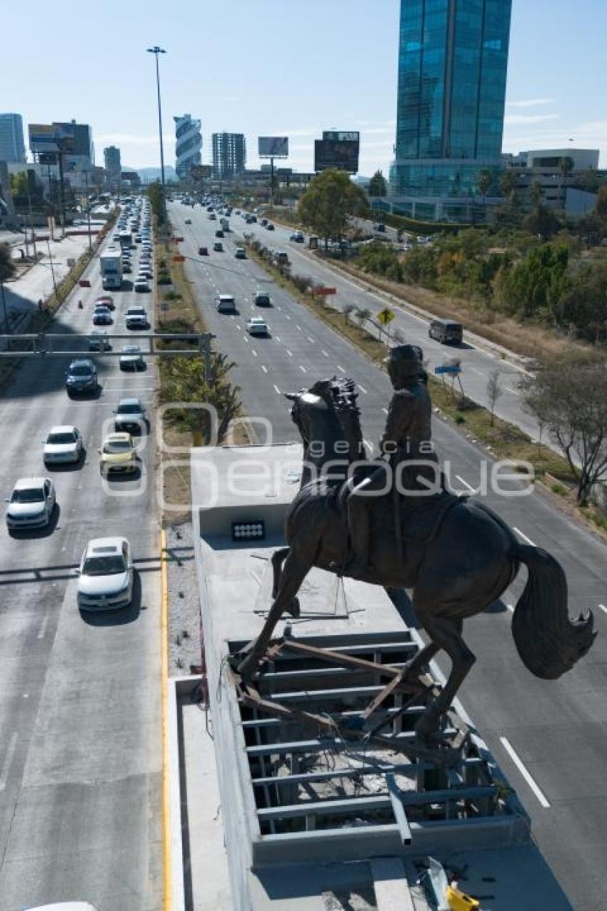 DISTRIBUIDOR VIAL . ESCULTURA ZARAGOZA