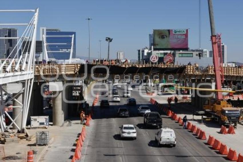 VIADUCTO ELEVADO . CICLOVÍA ATLIXCÁYOTL