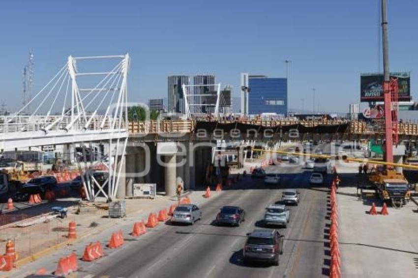 VIADUCTO ELEVADO . CICLOVÍA ATLIXCÁYOTL