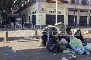CONTAMINACIÓN . BASURA