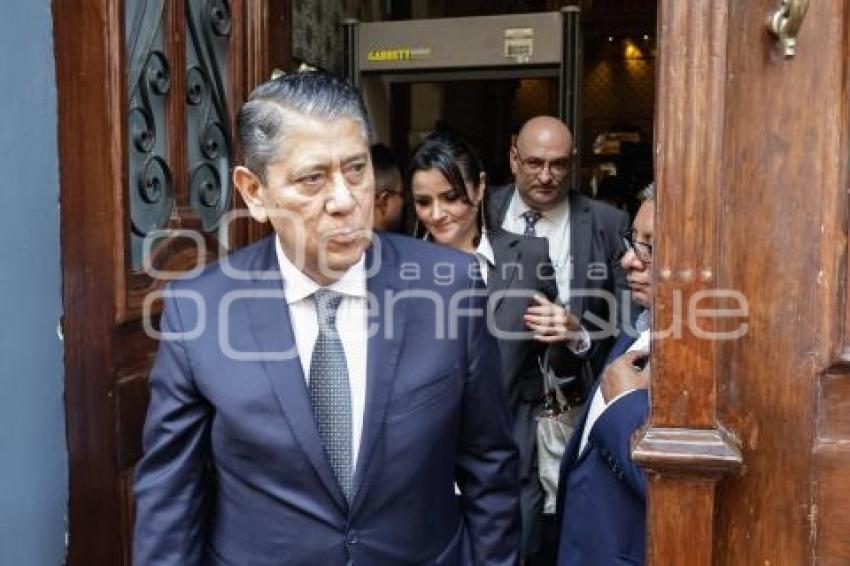 CONGRESO . GILBERTO HIGUERA