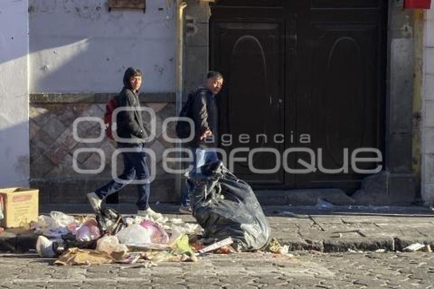 CONTAMINACIÓN . BASURA