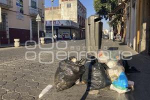 CONTAMINACIÓN . BASURA