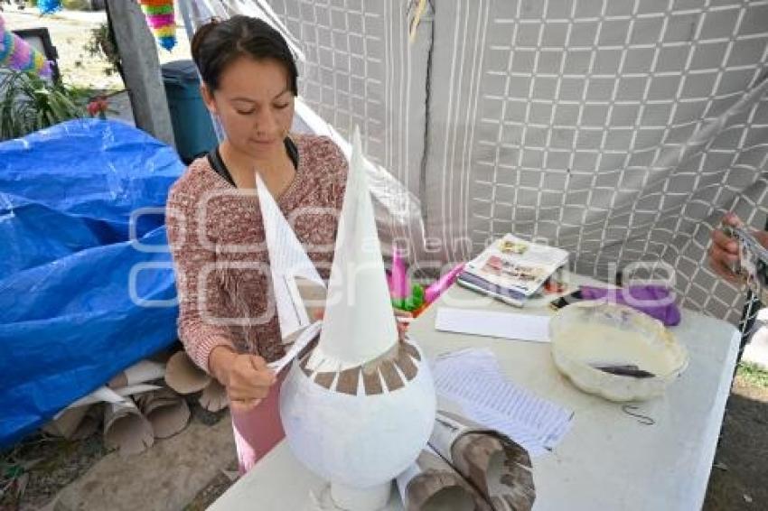 TLAXCALA . ELABORACIÓN DE PIÑATAS