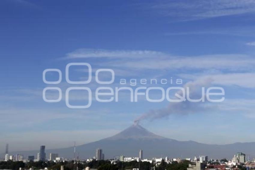 VOLCÁN POPOCATÉPETL . FUMAROLA