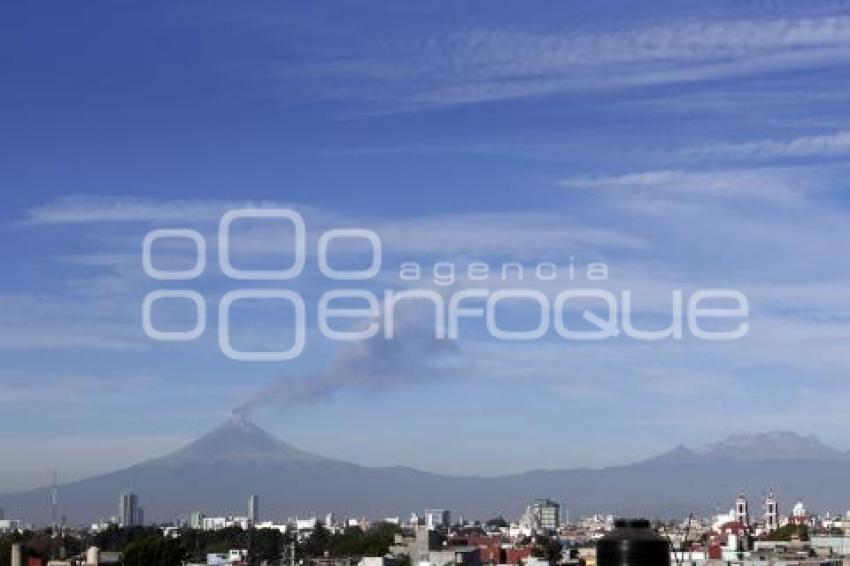 VOLCÁN POPOCATÉPETL . FUMAROLA