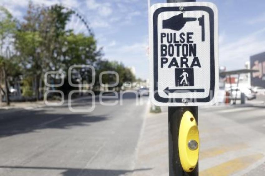 SEMÁFOROS . AVENIDA OSA MAYOR