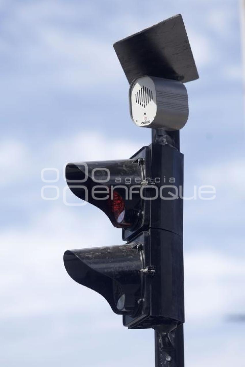 SEMÁFOROS . AVENIDA OSA MAYOR