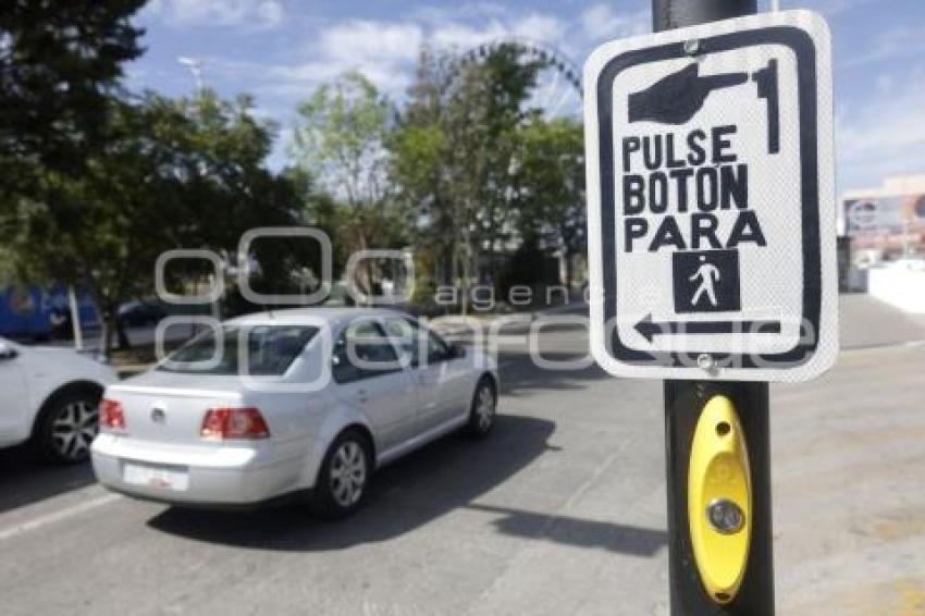 SEMÁFOROS . AVENIDA OSA MAYOR