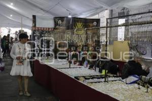 CORREDOR COMERCIAL . PLAZA DE LA DEMOCRACIA