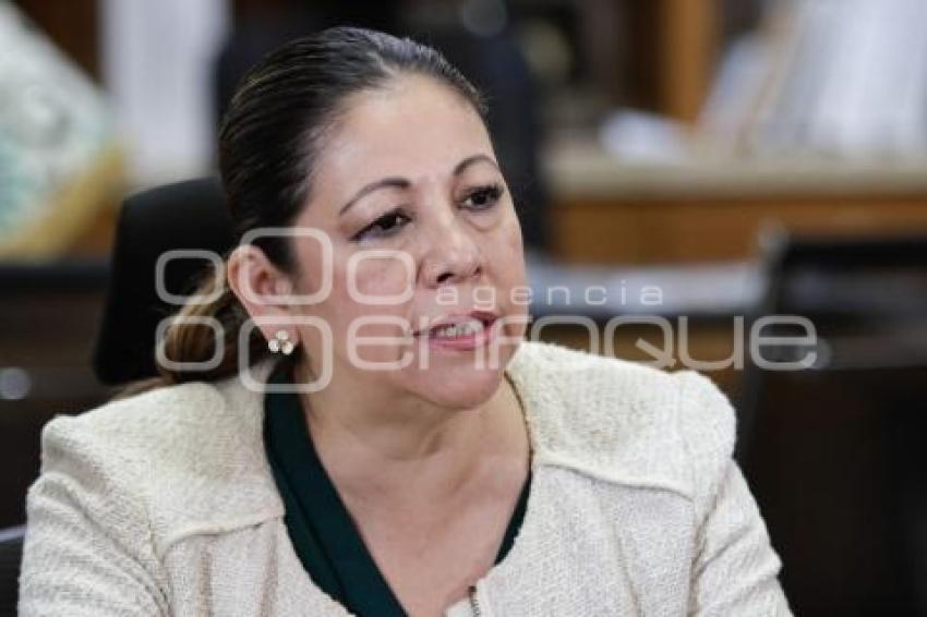 LAURA ARTEMISA GARCÍA