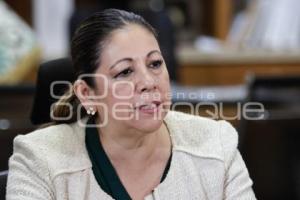 LAURA ARTEMISA GARCÍA