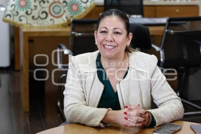 LAURA ARTEMISA GARCÍA
