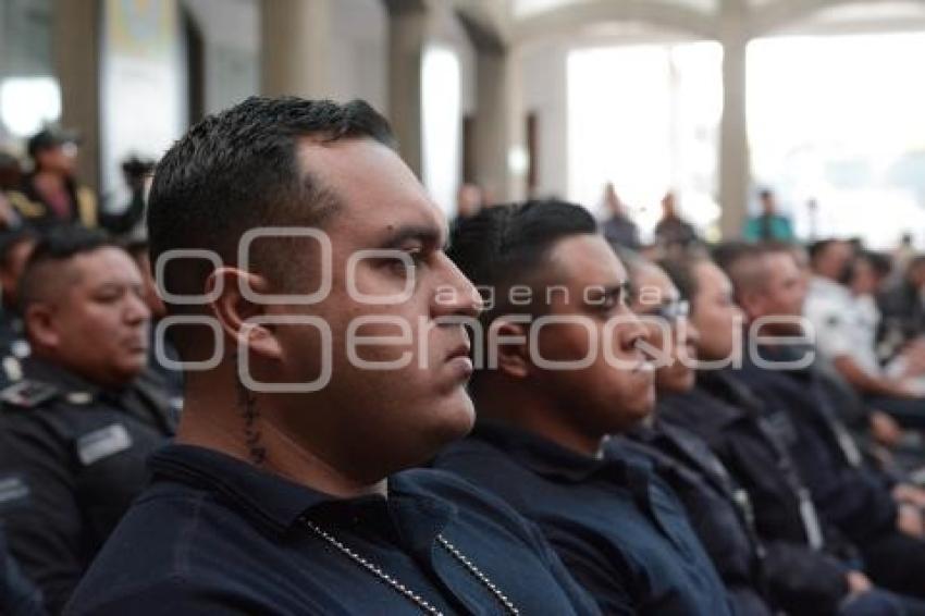 TLAXCALA . ENTREGA RECONOCIMIENTOS A POLICÍAS