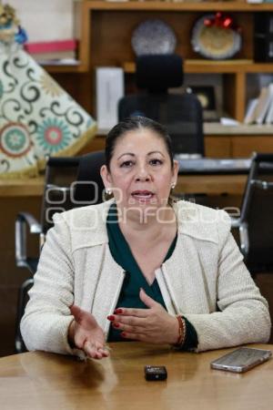 LAURA ARTEMISA GARCÍA