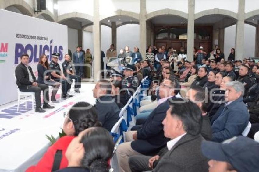 TLAXCALA . ENTREGA RECONOCIMIENTOS A POLICÍAS