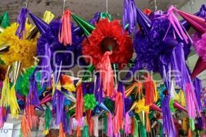 PIÑATAS . MERCADO