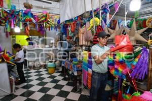 PIÑATAS . MERCADO