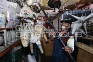 PIÑATAS . MERCADO