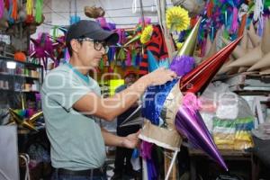 PIÑATAS . MERCADO