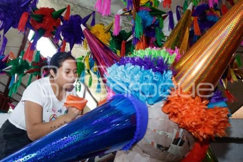 PIÑATAS . MERCADO