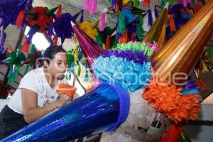 PIÑATAS . MERCADO