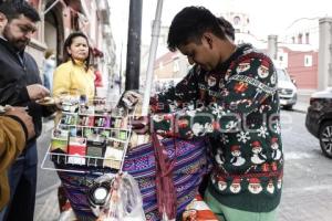 DÍA DEL SUÉTER FEO