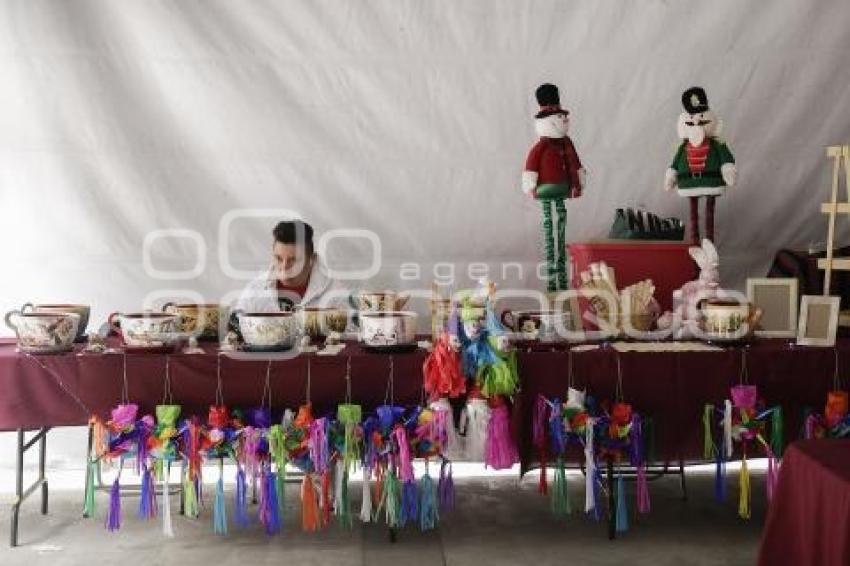 BAZAR NAVIDEÑO . CAPITAL IMPARABLE