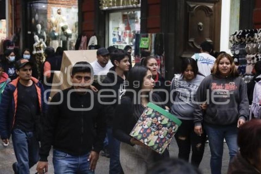 COMPRAS NAVIDEÑAS . CENTRO