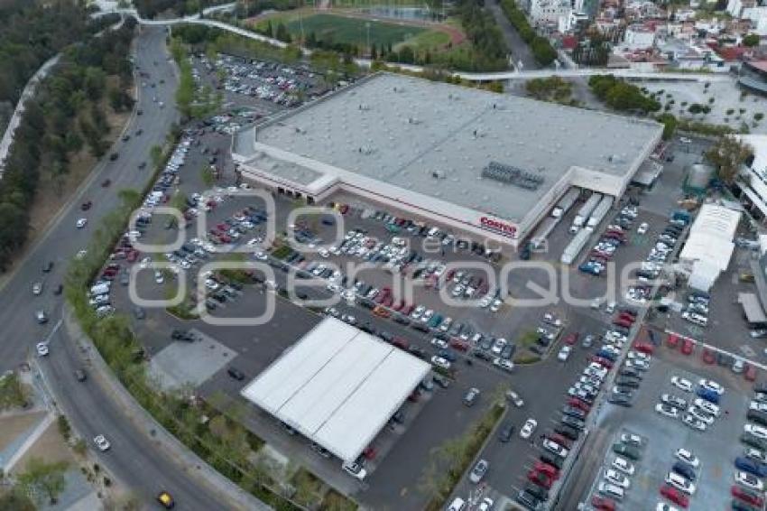 FIESTAS DECEMBRINAS . CENTRO COMERCIAL