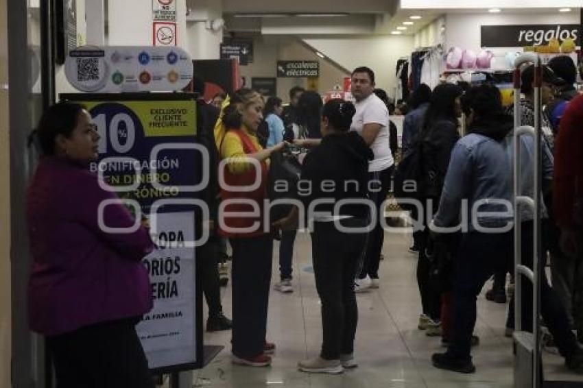 COMPRAS NAVIDEÑAS . CENTRO