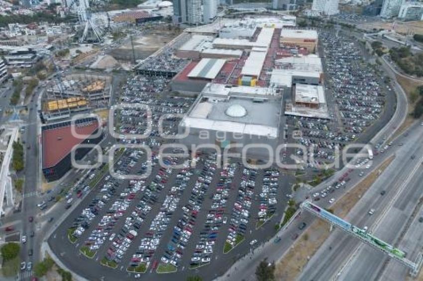 FIESTAS DECEMBRINAS . CENTRO COMERCIAL