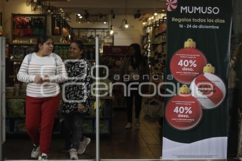 COMPRAS NAVIDEÑAS . CENTRO