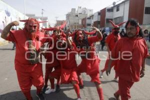 DESFILE DE LOS MOROS