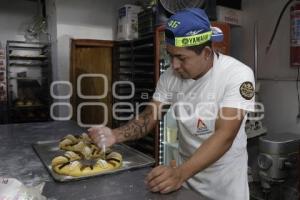 ELABORACIÓN DE ROSCA DE REYES