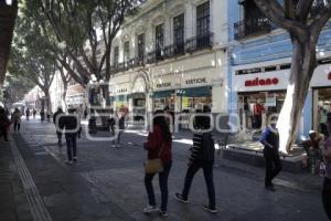 CALLE 5 DE MAYO . SIN AMBULANTES