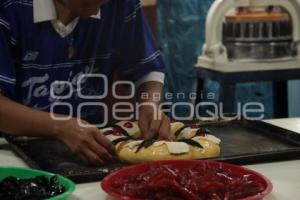 ACATLÁN . ELABORACIÓN ROSCA DE REYES